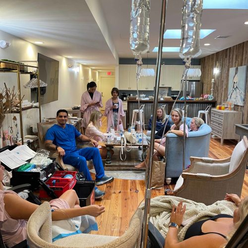 Doctor & patients discussion in Charleston, SC | The Drip Lounge